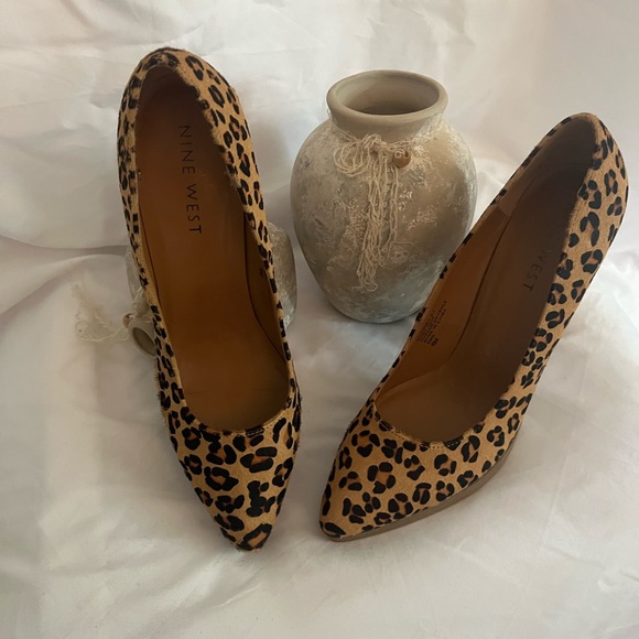 EUC Woman’s Nine West 8M stiletto shoe. $25 - Picture 6 of 8